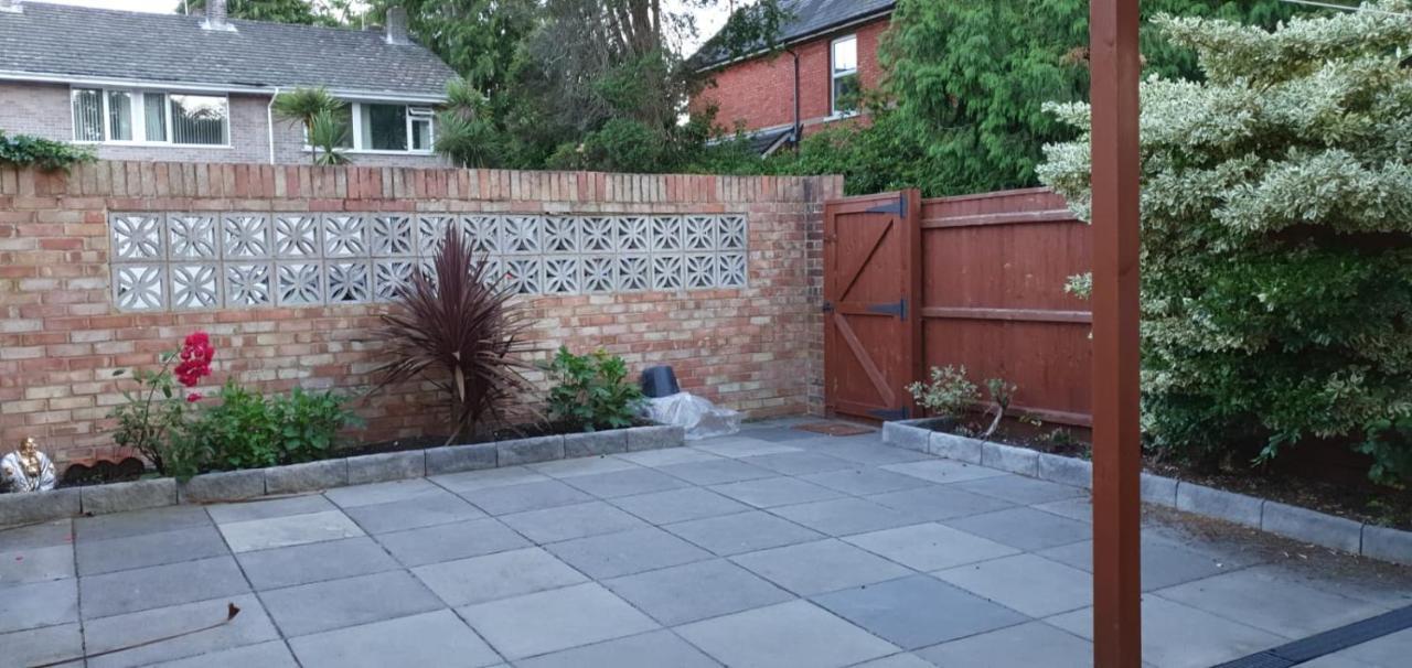 2 Bed Semi-Detached House Villa Poole Luaran gambar