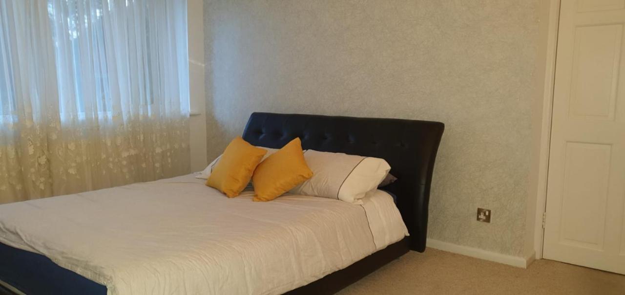 2 Bed Semi-Detached House Villa Poole Luaran gambar