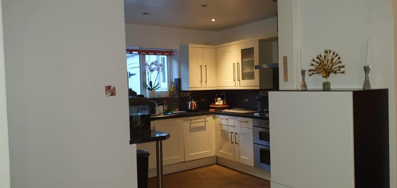 2 Bed Semi-Detached House Villa Poole Luaran gambar