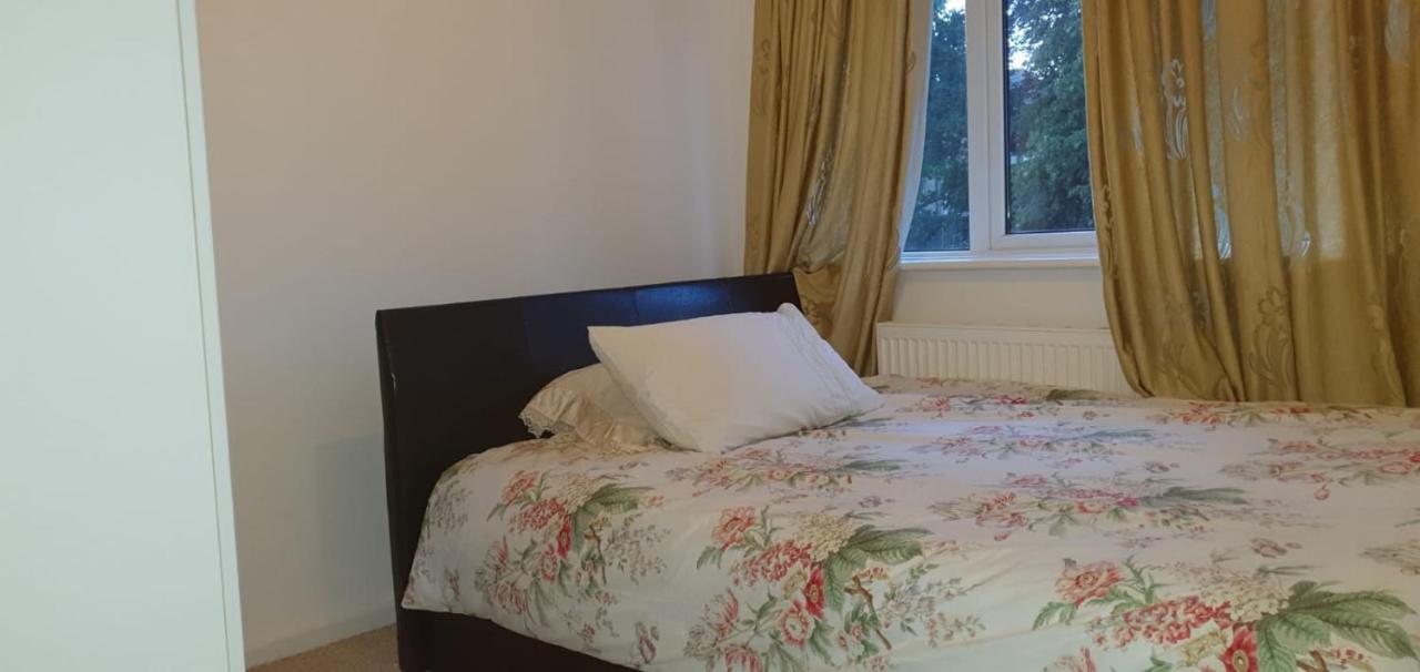 2 Bed Semi-Detached House Villa Poole Luaran gambar
